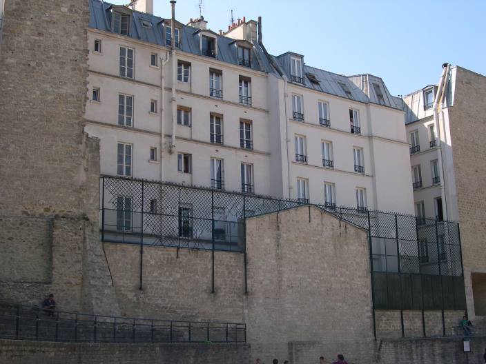  immeuble donnant sur les arènes de Lutèce